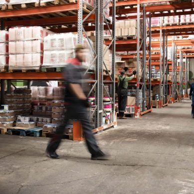 The-Differences-in-Automating-Brownfield-and-Greenfield-Distribution-Centers--1024x683 (2)